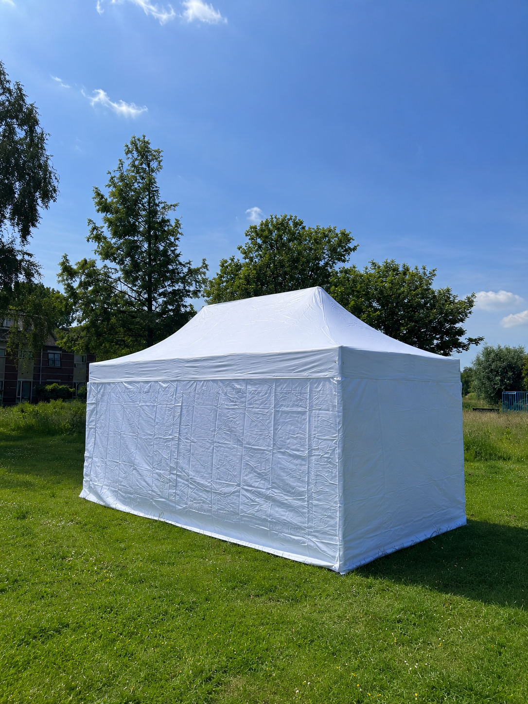 Partytent 6×3m volledig dicht met witte zijwanden